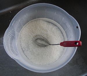コメを研ぐのに粟立て器