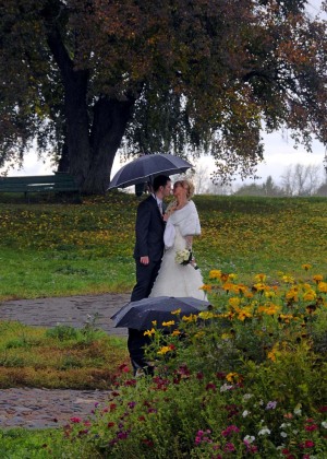 30日午後、クレムリンで結婚の祝福を受けた後の二人