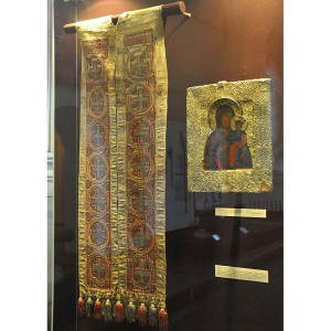 修道院の宝物「領帯と聖母像」