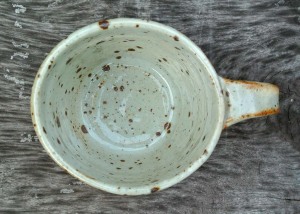 阪井七（なお）作陶の取っ手付きカップ